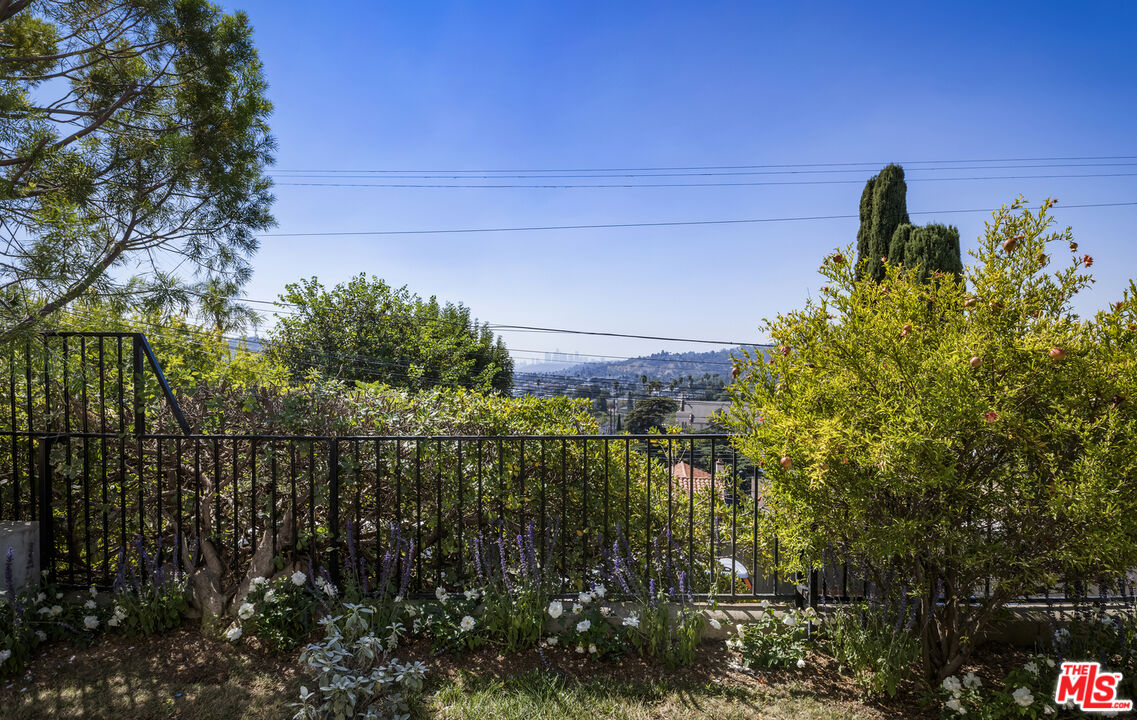 300 La Follette Dr