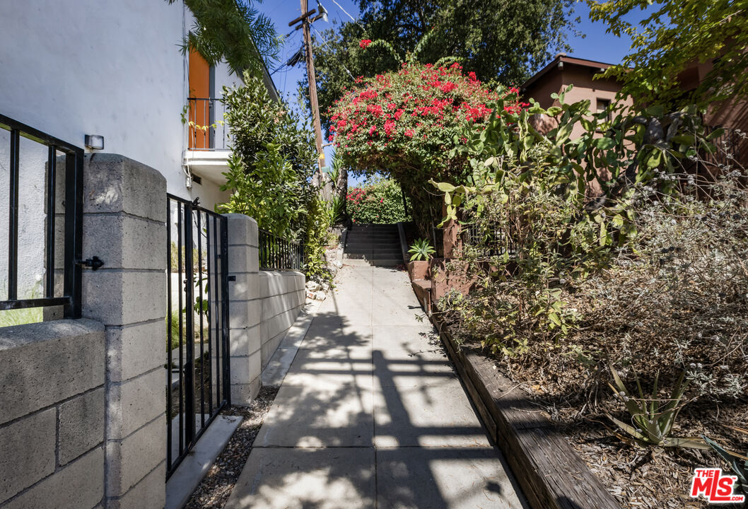 300 La Follette Dr