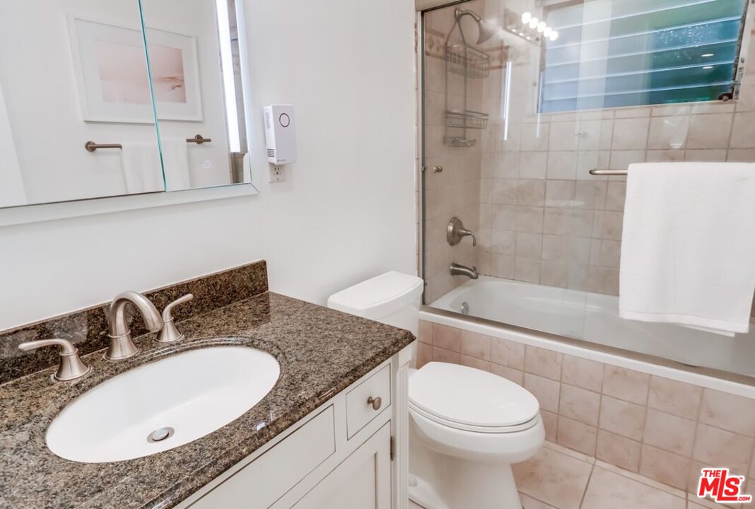 1275 Havenhurst Dr Unit: 4
