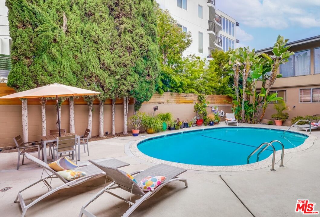 1275 Havenhurst Dr Unit: 4