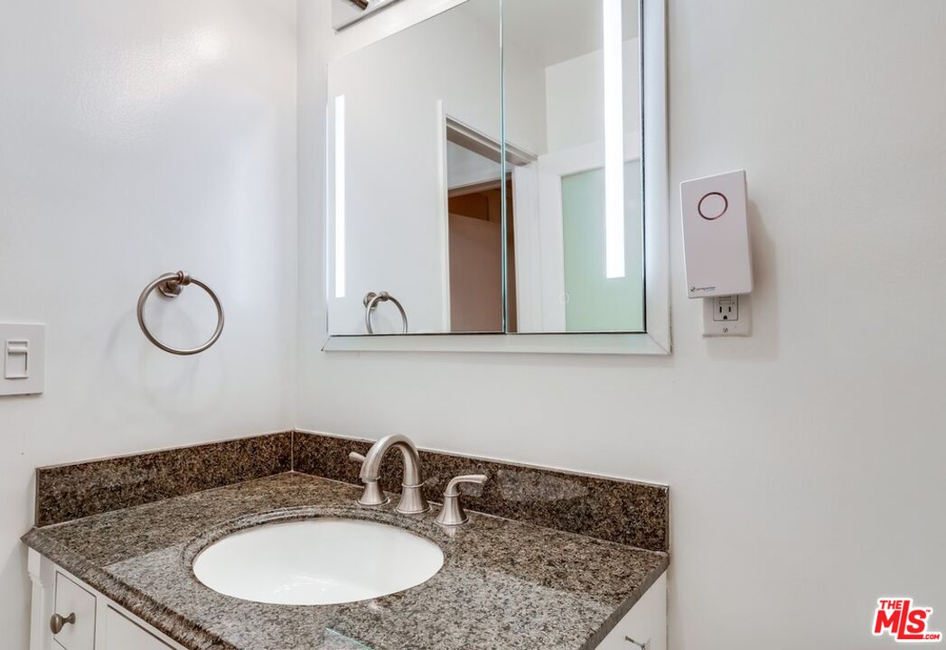 1275 Havenhurst Dr Unit: 4
