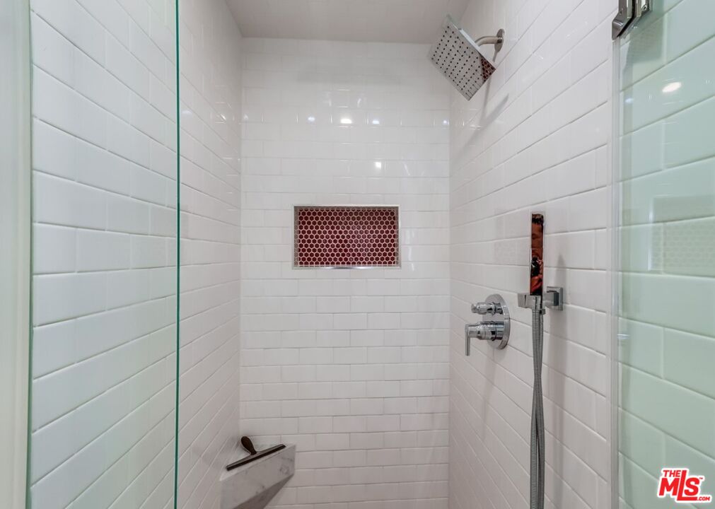 1275 Havenhurst Dr Unit: 4