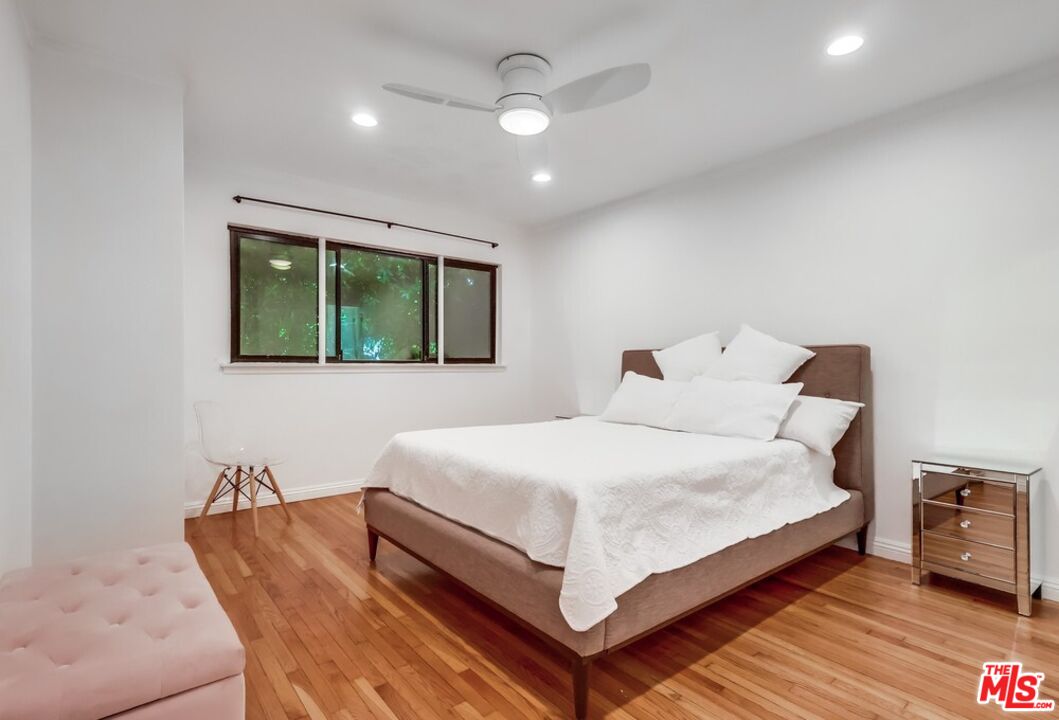 1275 Havenhurst Dr Unit: 4