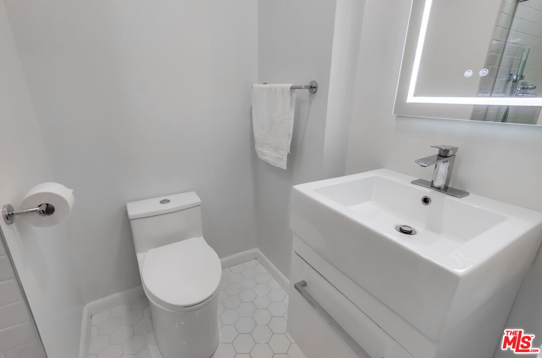 1275 Havenhurst Dr Unit: 4