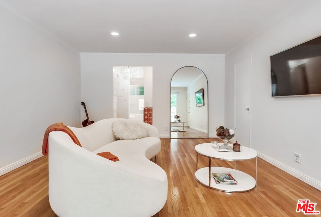 1275 Havenhurst Dr Unit: 4