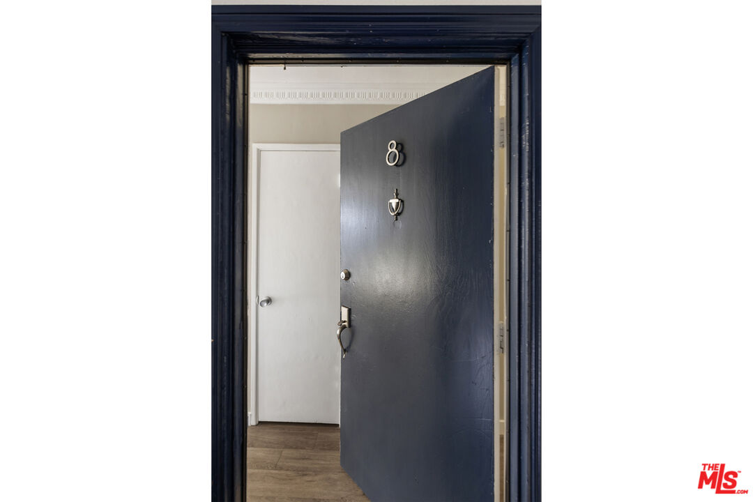 925 N Curson Ave Unit: 8