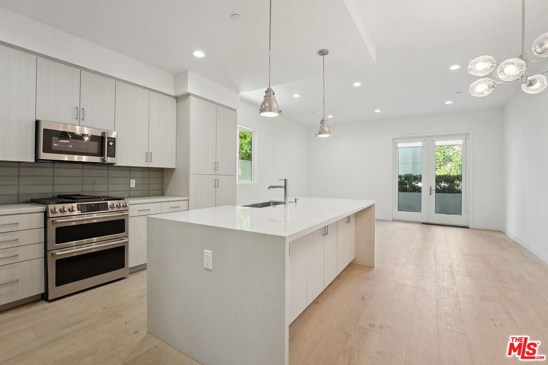 1746 Garfield Pl Unit: 101