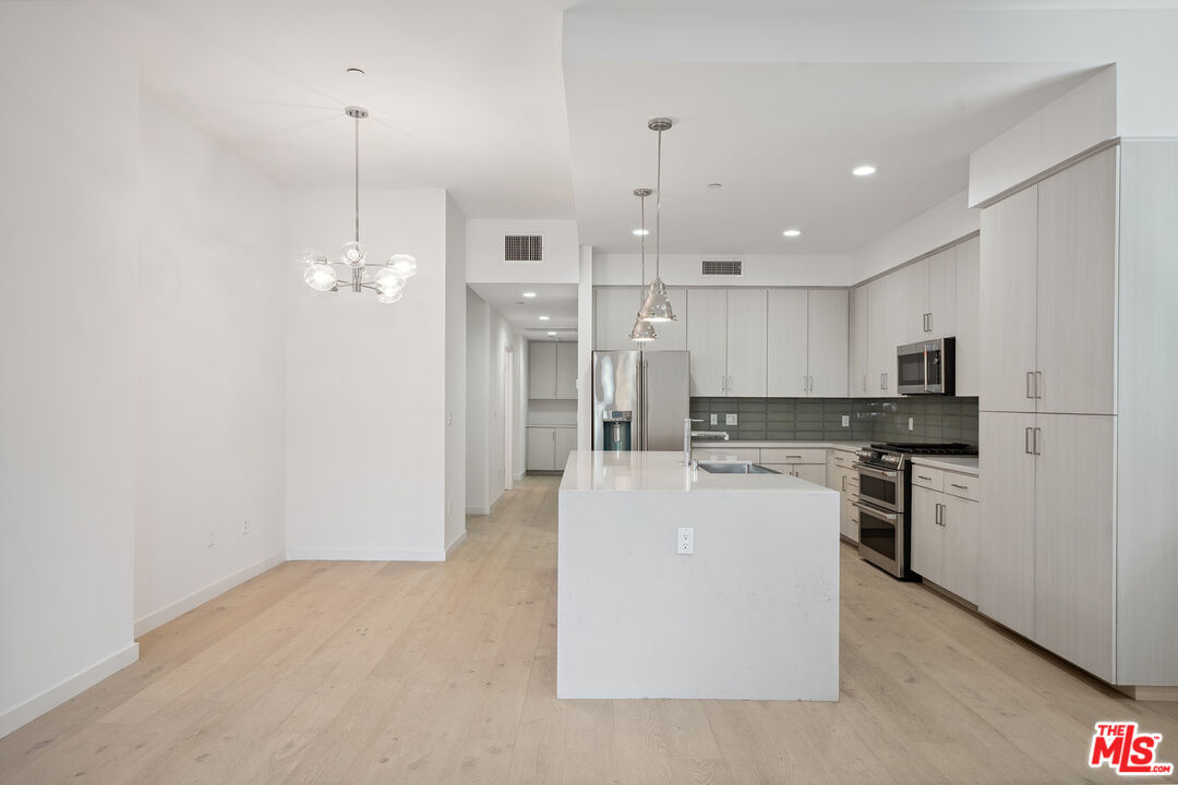 1746 Garfield Pl Unit: 101