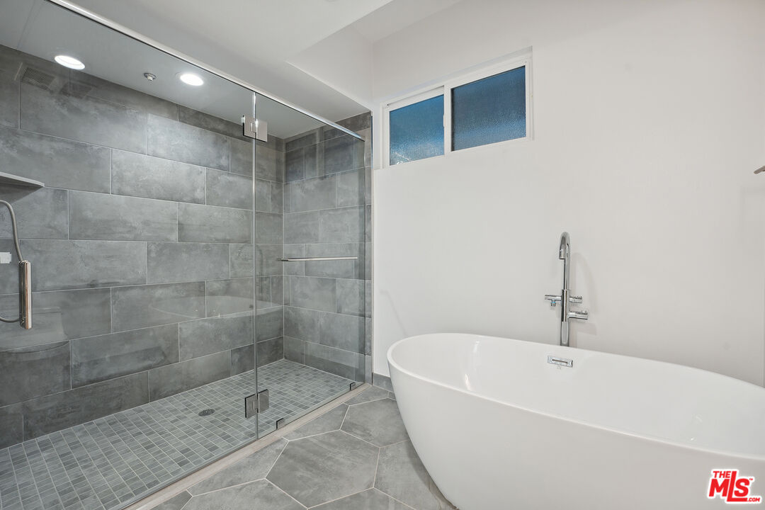 1746 Garfield Pl Unit: 102