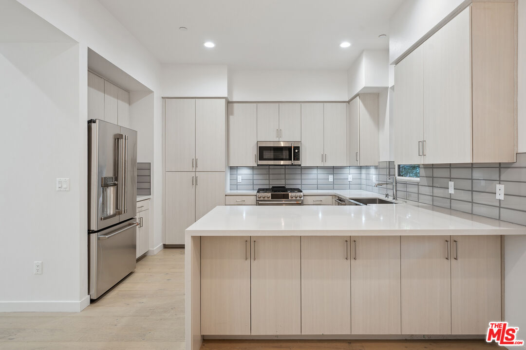 1746 Garfield Pl Unit: 102