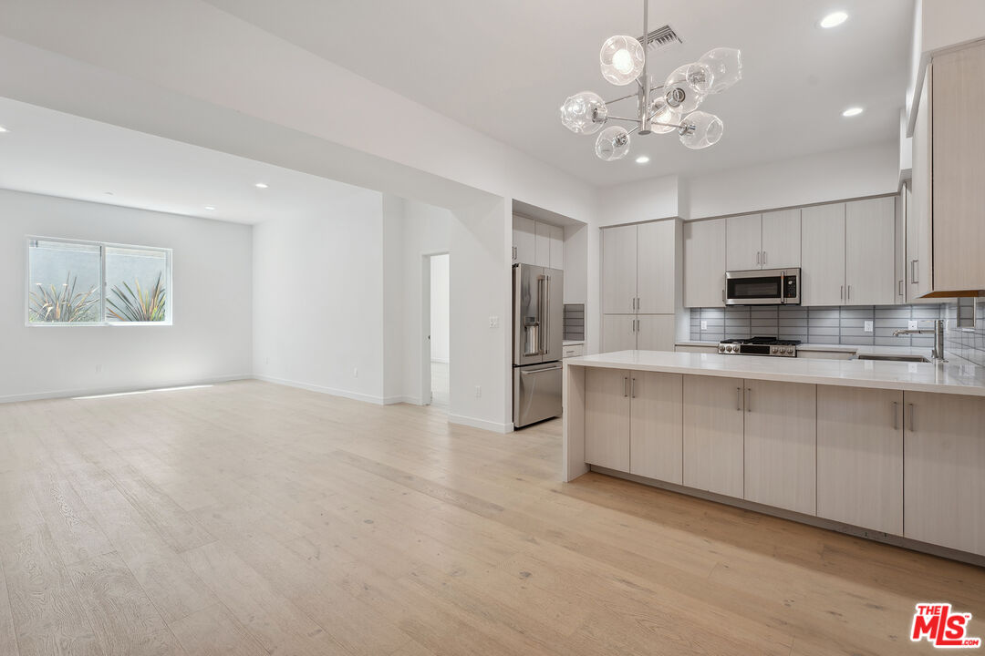 1746 Garfield Pl Unit: 102