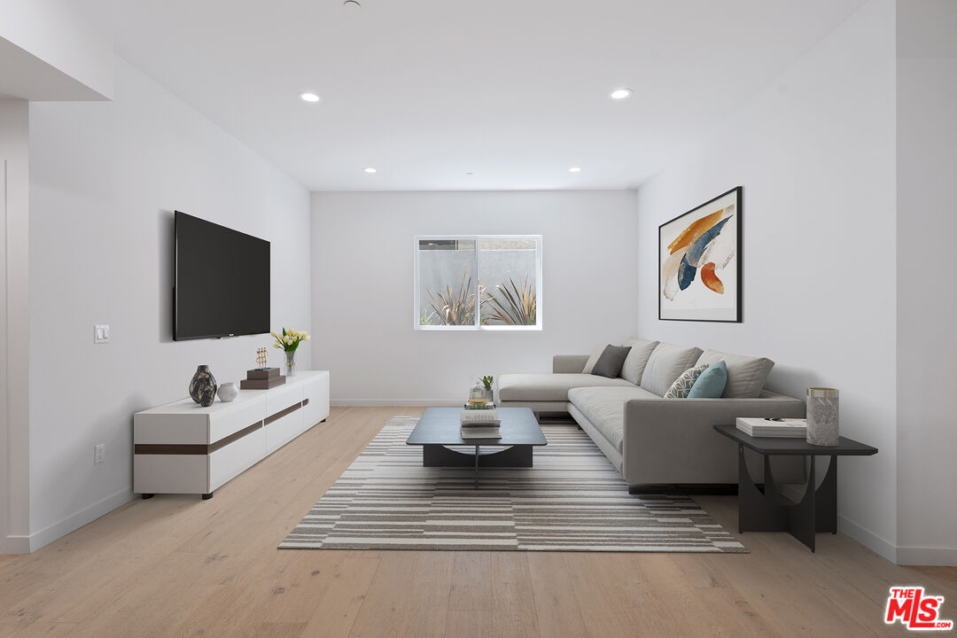 1746 Garfield Pl Unit: 102