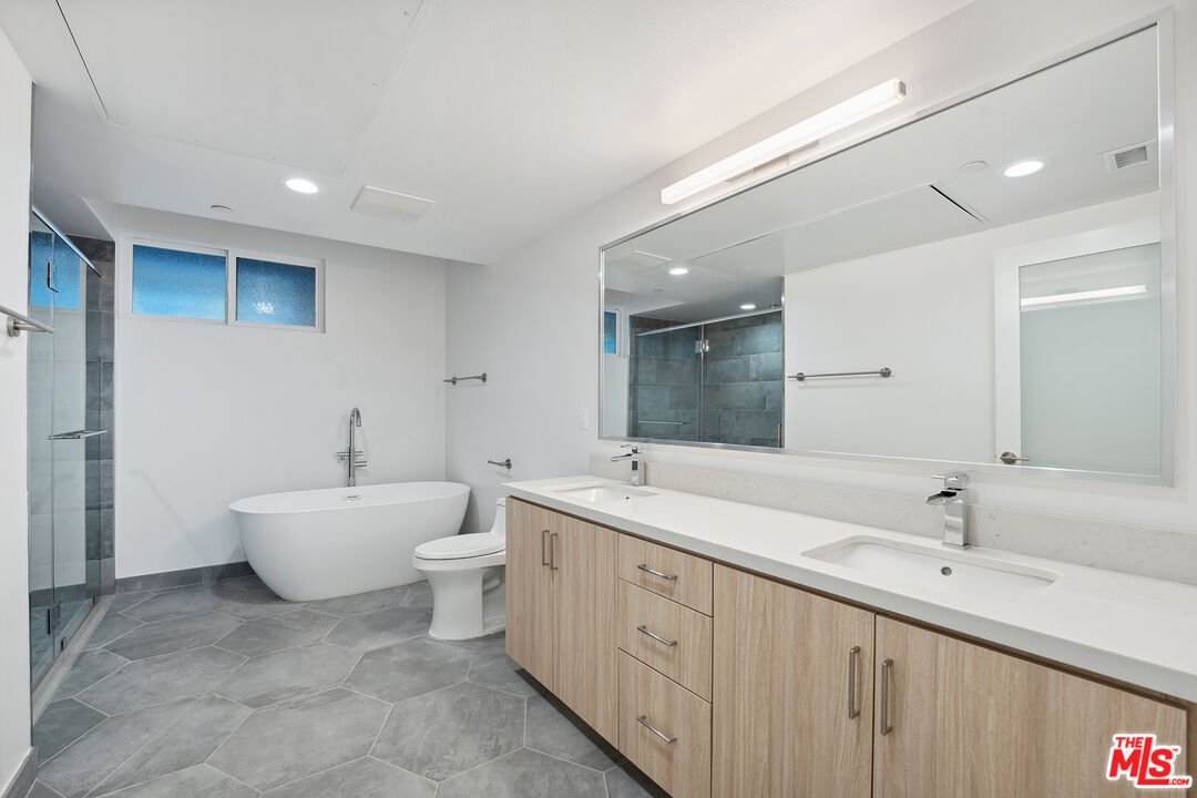 1746 Garfield Pl Unit: 102