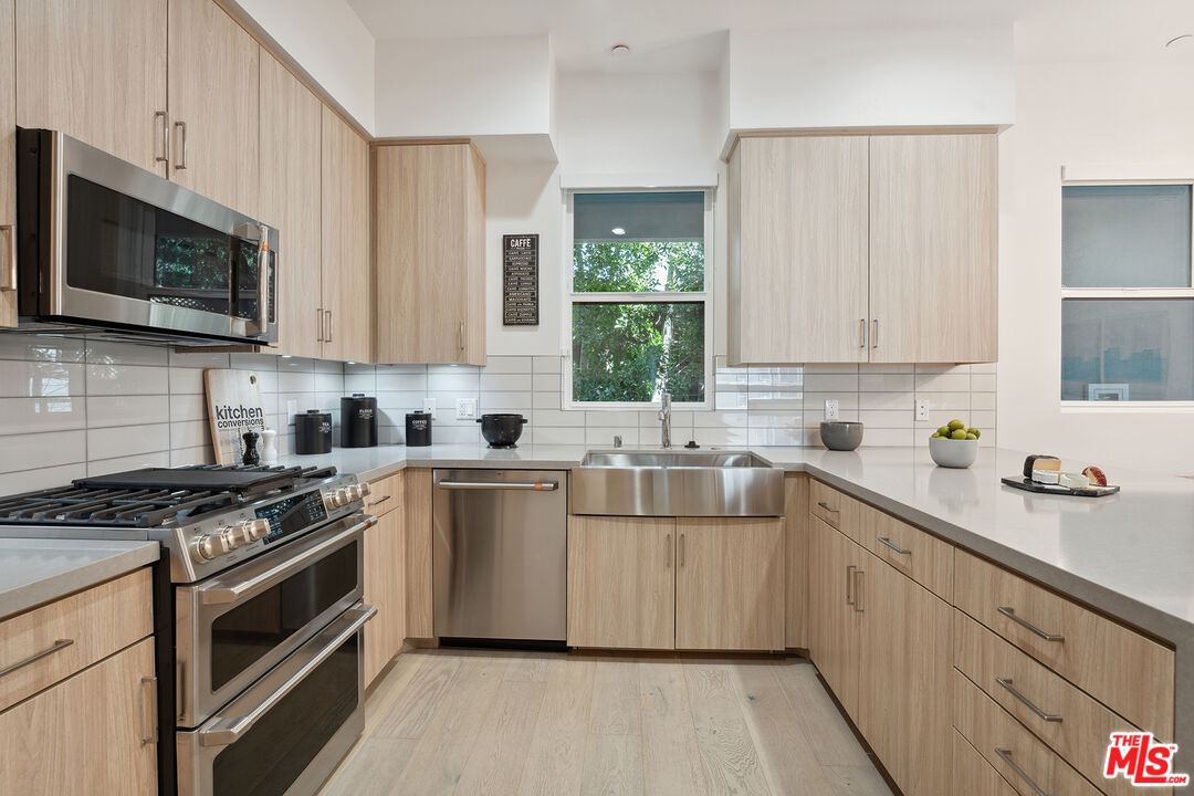 1746 Garfield Pl Unit: 202