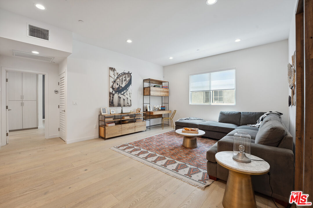 1746 Garfield Pl Unit: 202