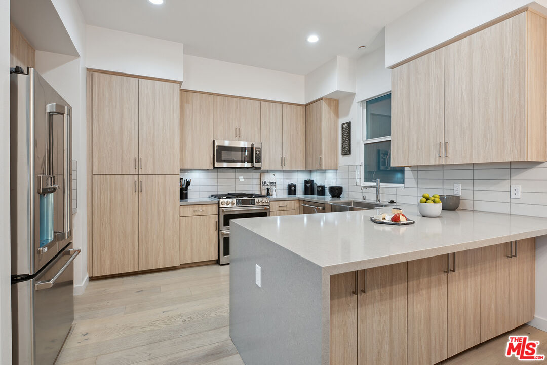 1746 Garfield Pl Unit: 202