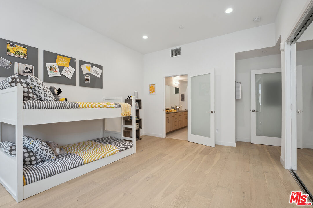 1746 Garfield Pl Unit: 202