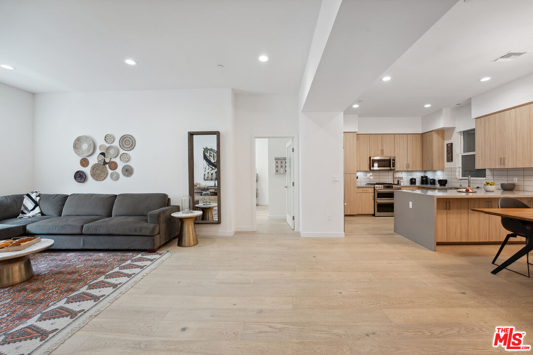 1746 Garfield Pl Unit: 202