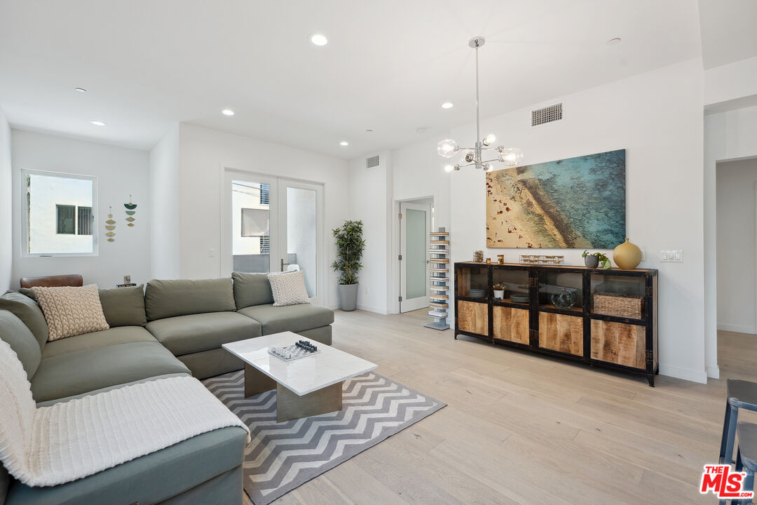 1746 Garfield Pl Unit: 203