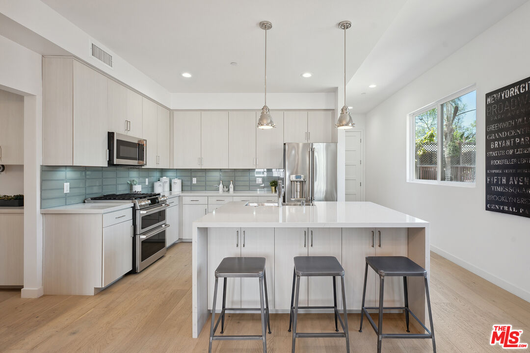 1746 Garfield Pl Unit: 203