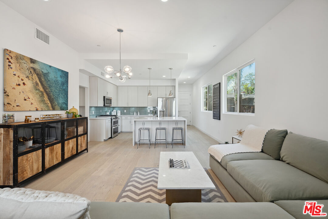 1746 Garfield Pl Unit: 203