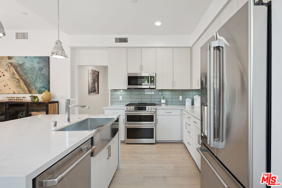 1746 Garfield Pl Unit: 203