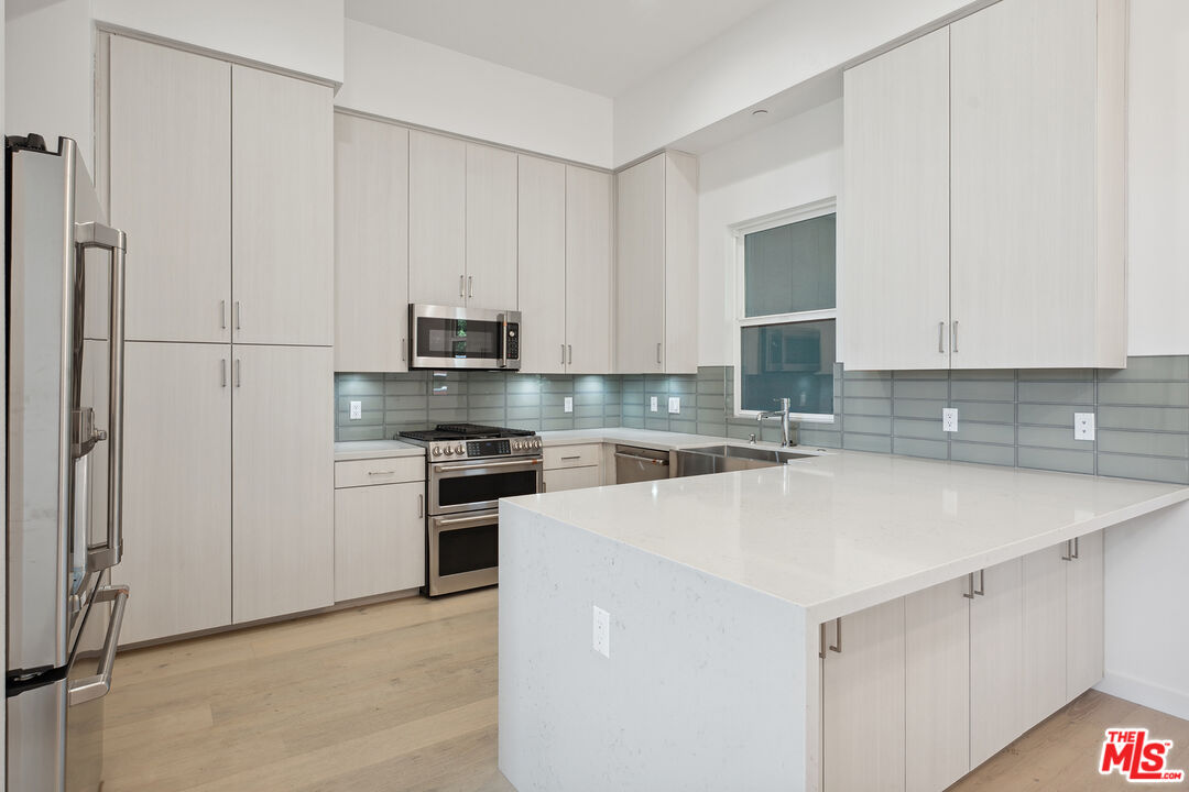 1746 Garfield Pl Unit: 302
