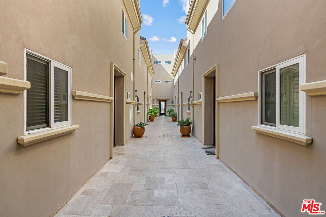 5401 Morella Ave Unit: 107