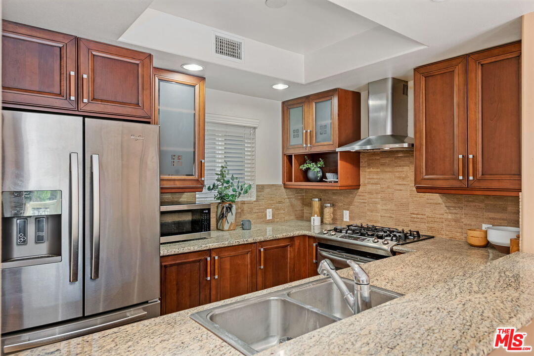 5401 Morella Ave Unit: 107