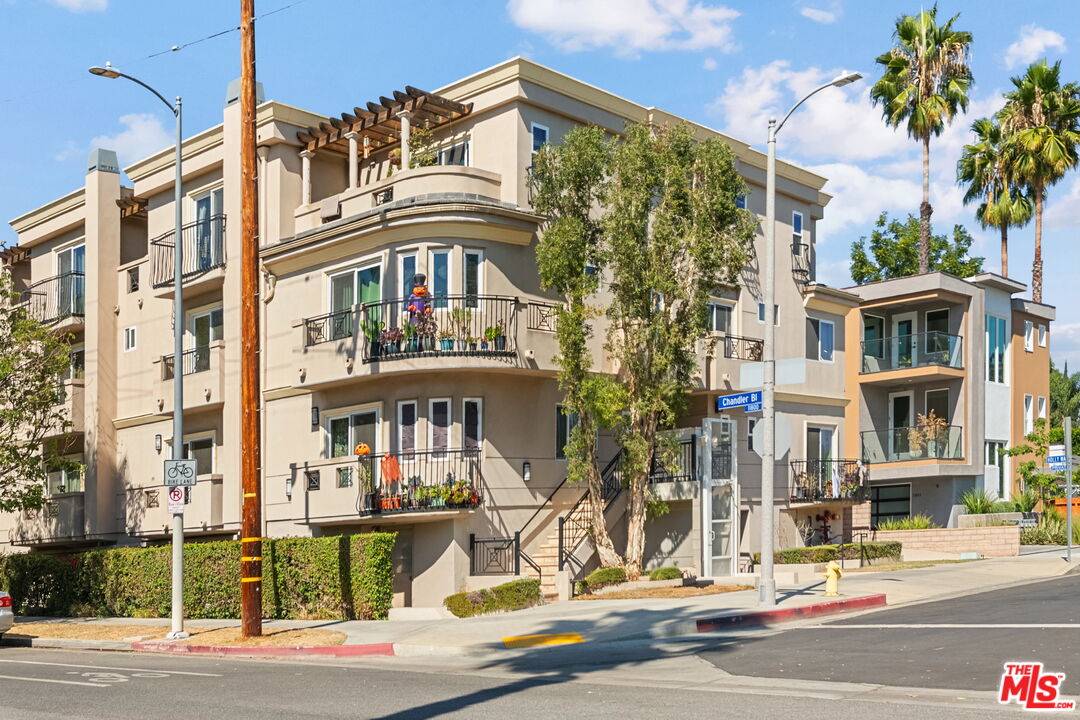 5401 Morella Ave Unit: 107