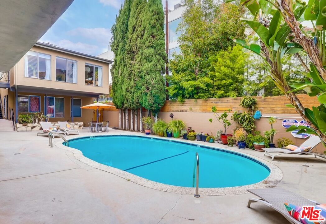 1275 Havenhurst Dr Unit: 4
