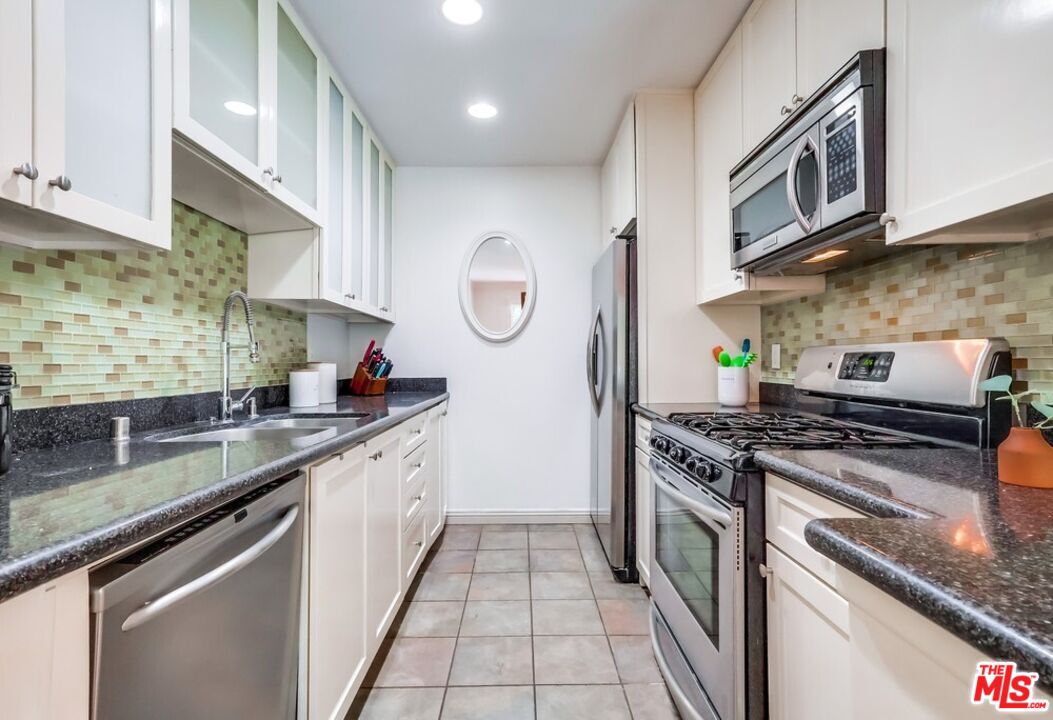 1275 Havenhurst Dr Unit: 4