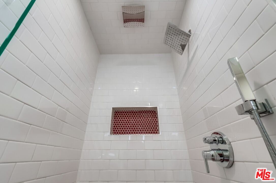 1275 Havenhurst Dr Unit: 4