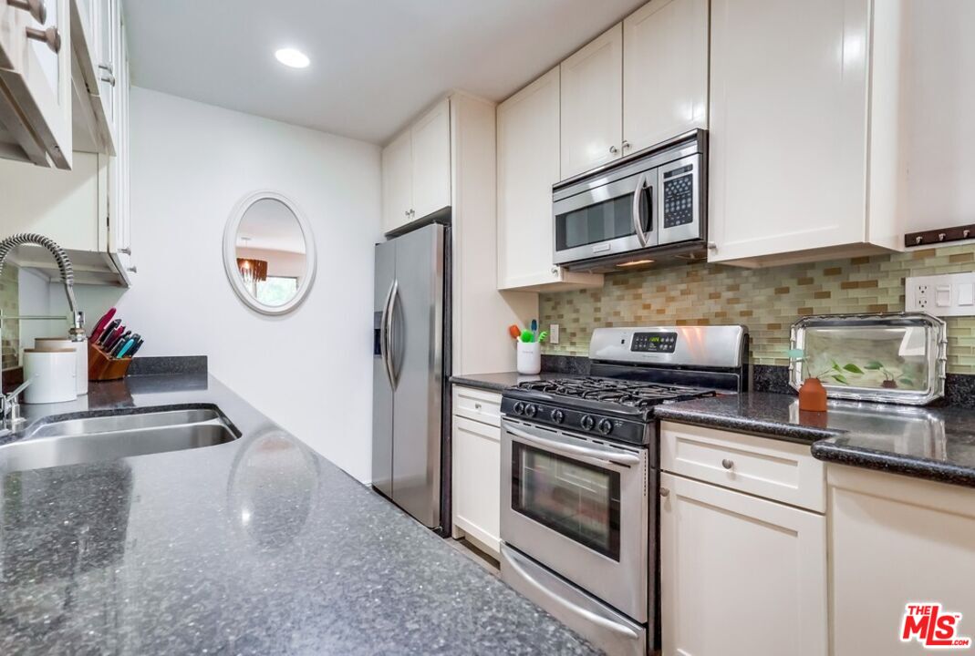 1275 Havenhurst Dr Unit: 4