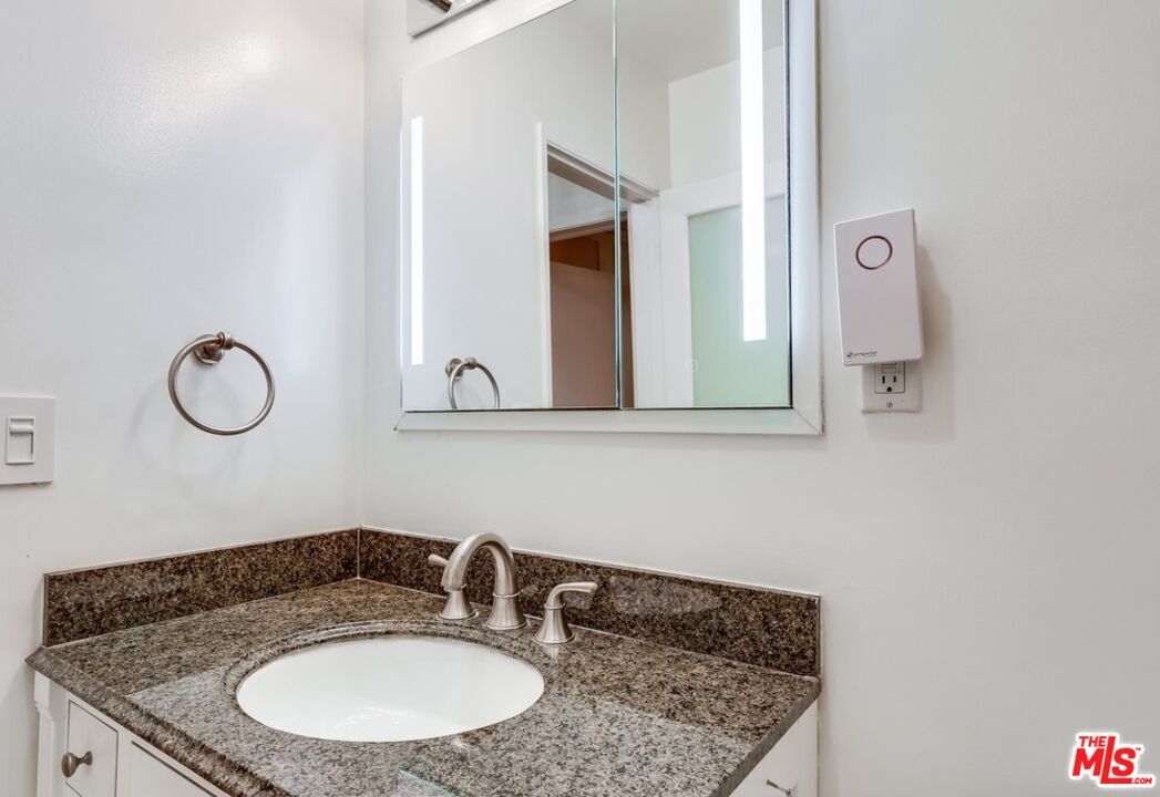 1275 Havenhurst Dr Unit: 4