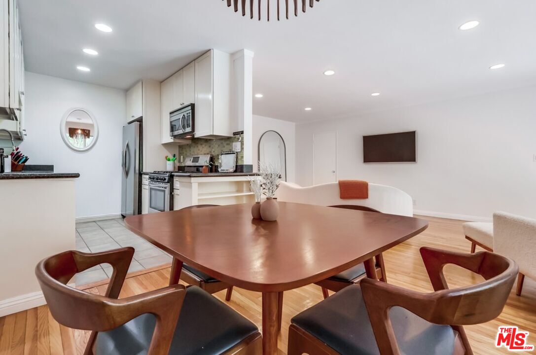1275 Havenhurst Dr Unit: 4