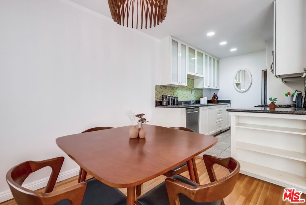 1275 Havenhurst Dr Unit: 4