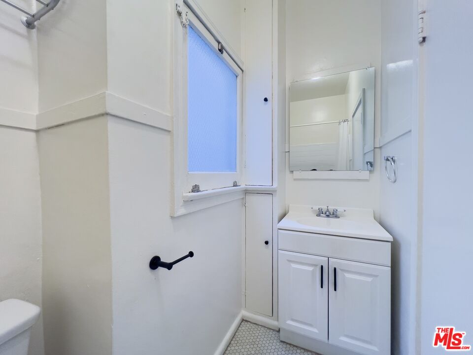 1532 Rosalia Rd Unit: 3/4