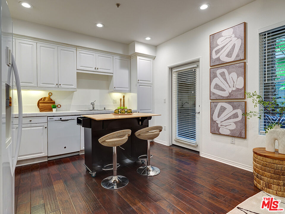 6020 S Seabluff Dr Unit: 122