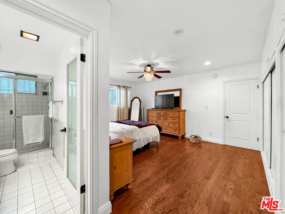 3320 Griffith Park Blvd Unit: 4