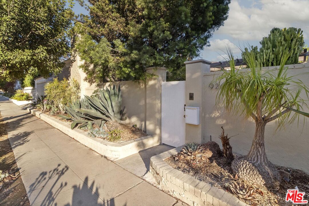 920 Carrillo Drive