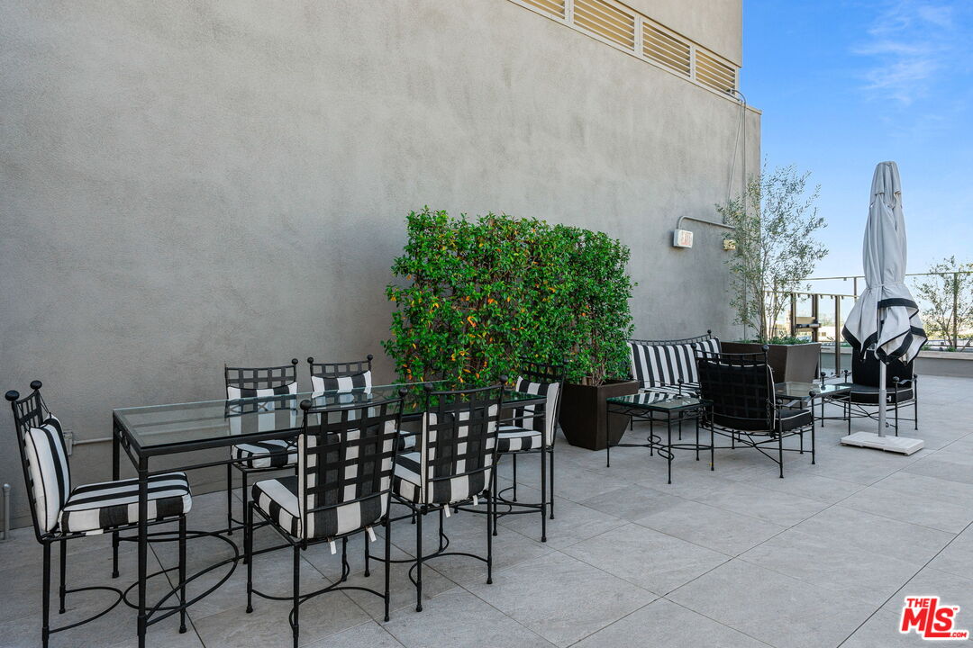 1645 N Vine St Unit: 605