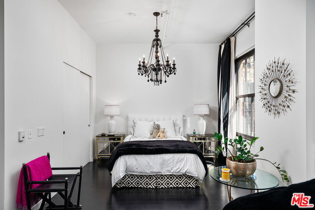 1645 N Vine St Unit: 605