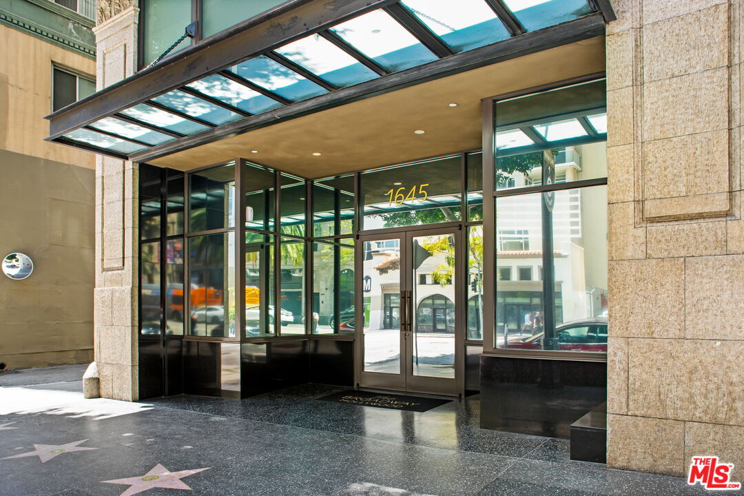 1645 N Vine St Unit: 605