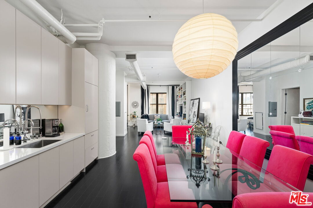 1645 N Vine St Unit: 605