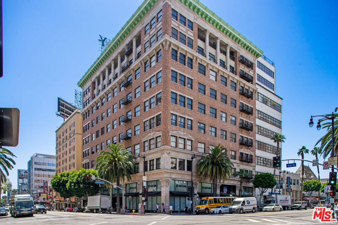 1645 N Vine St Unit: 605