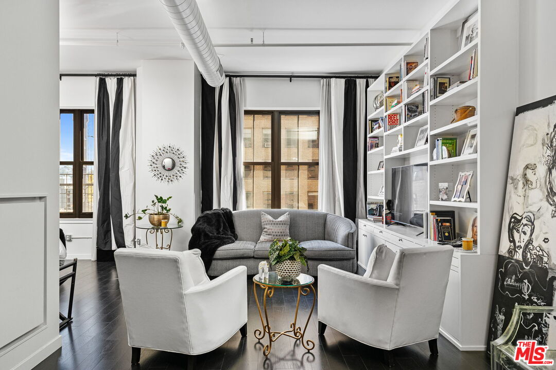 1645 N Vine St Unit: 605