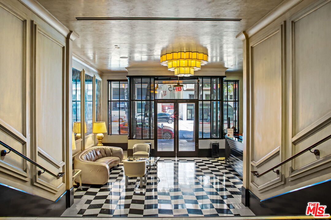 1645 N Vine St Unit: 605