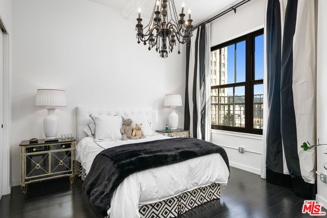 1645 N Vine St Unit: 605