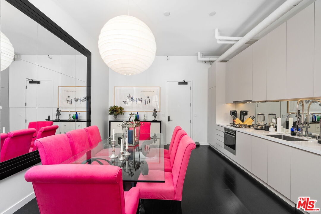 1645 N Vine St Unit: 605